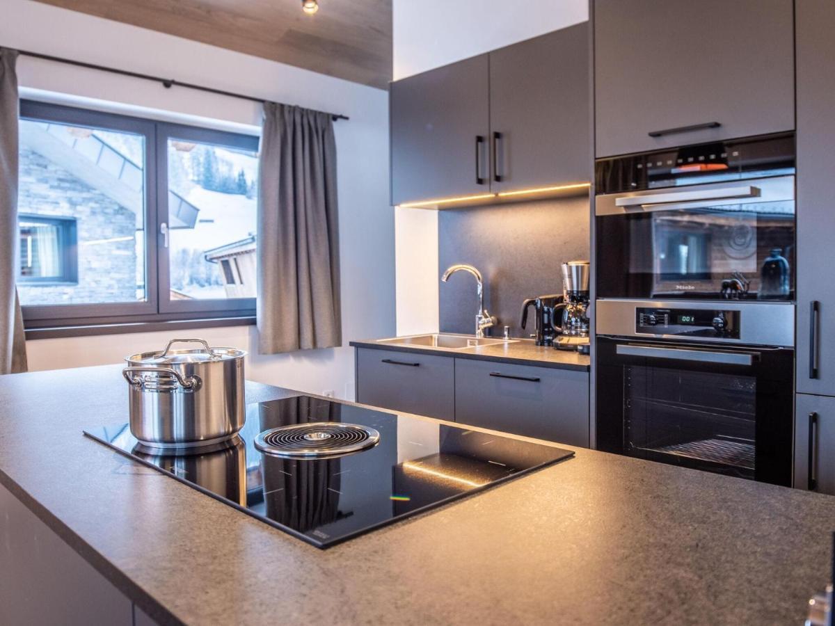 Apartment In Wald Im Pinzgau With A Carport Exterior foto
